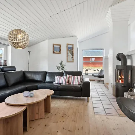 Amazing In With House A Panoramic View *
